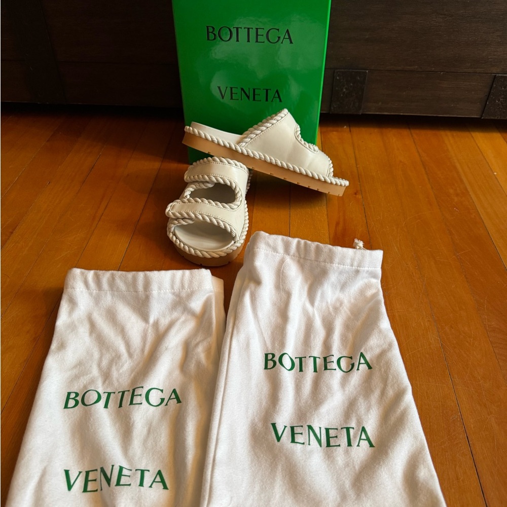Bottega Veneta Lagoon Nappa Sandals
